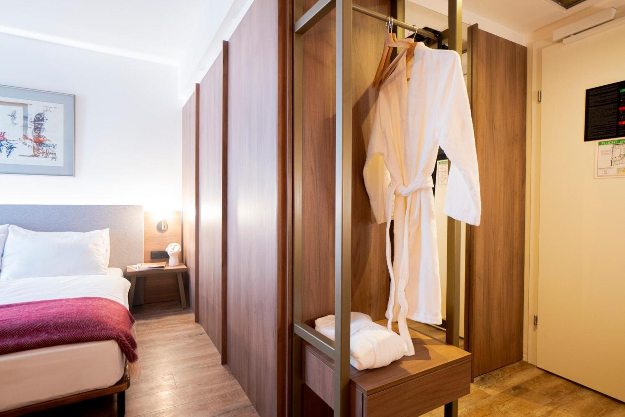 Fortyplusone Hotel, New! Soft Opening Viena Exterior foto